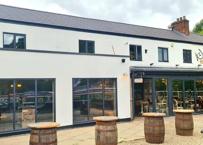 The Waterside Bar, Rooms & Restaurant